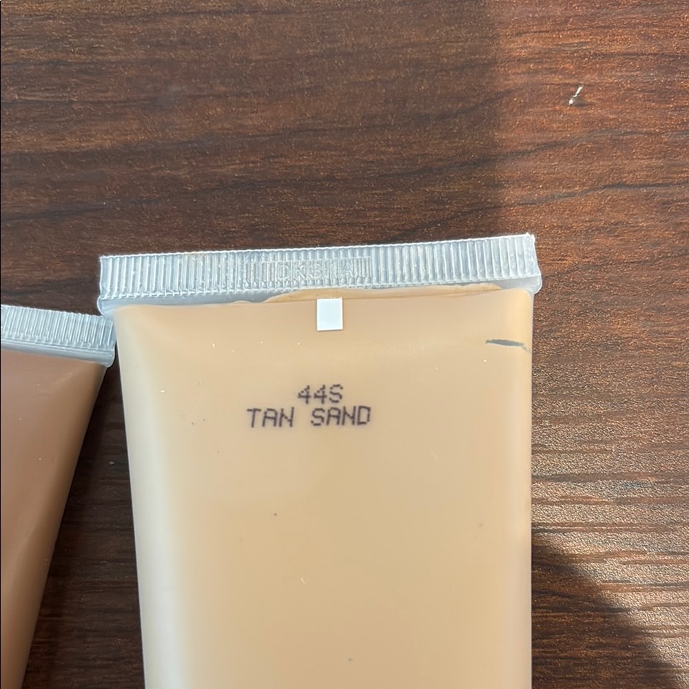Tarte Amazonian Clay Foundation - Picture 2 of 5
